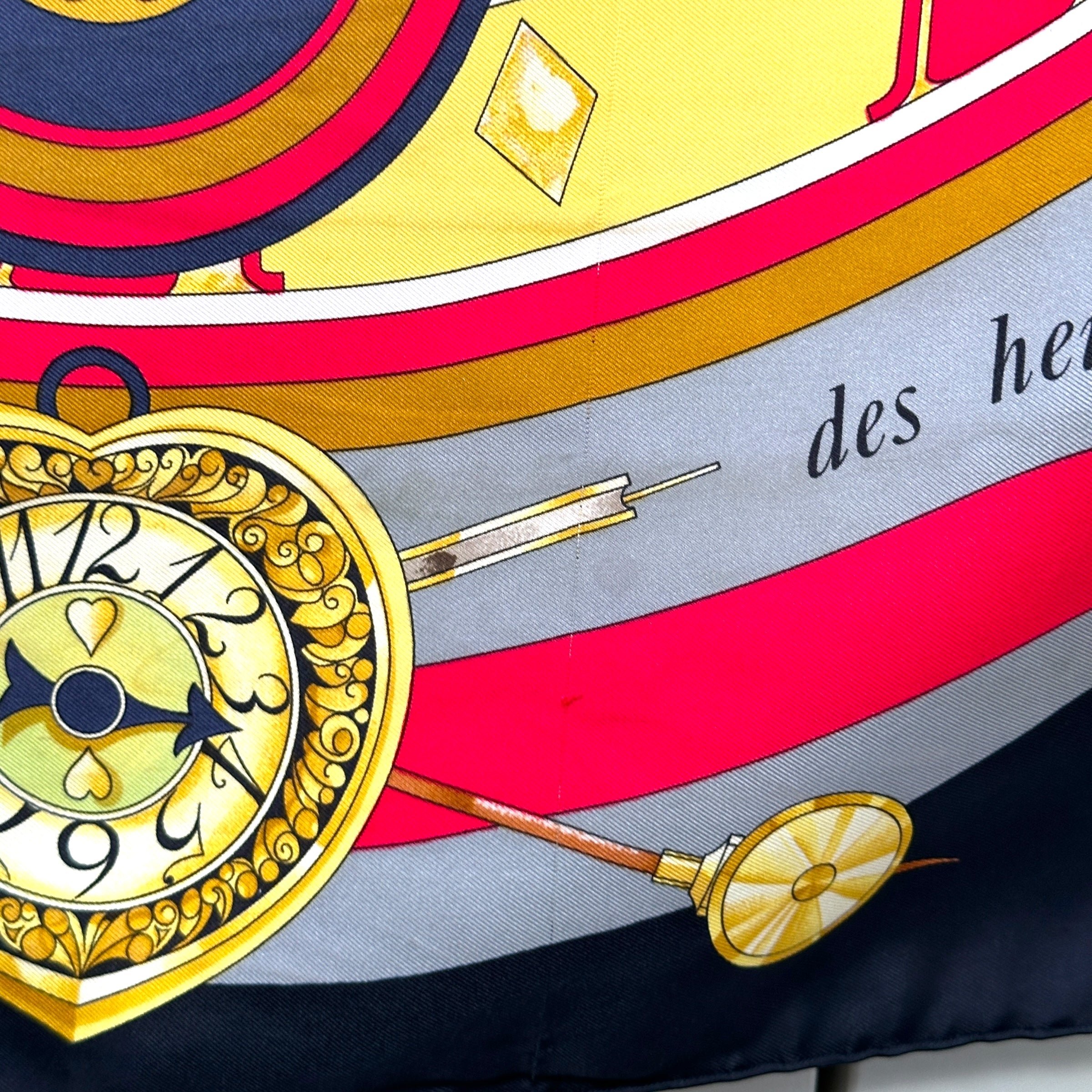 foulard-hermes-la-ronde-des-heures-fil-tire-petite-tache
