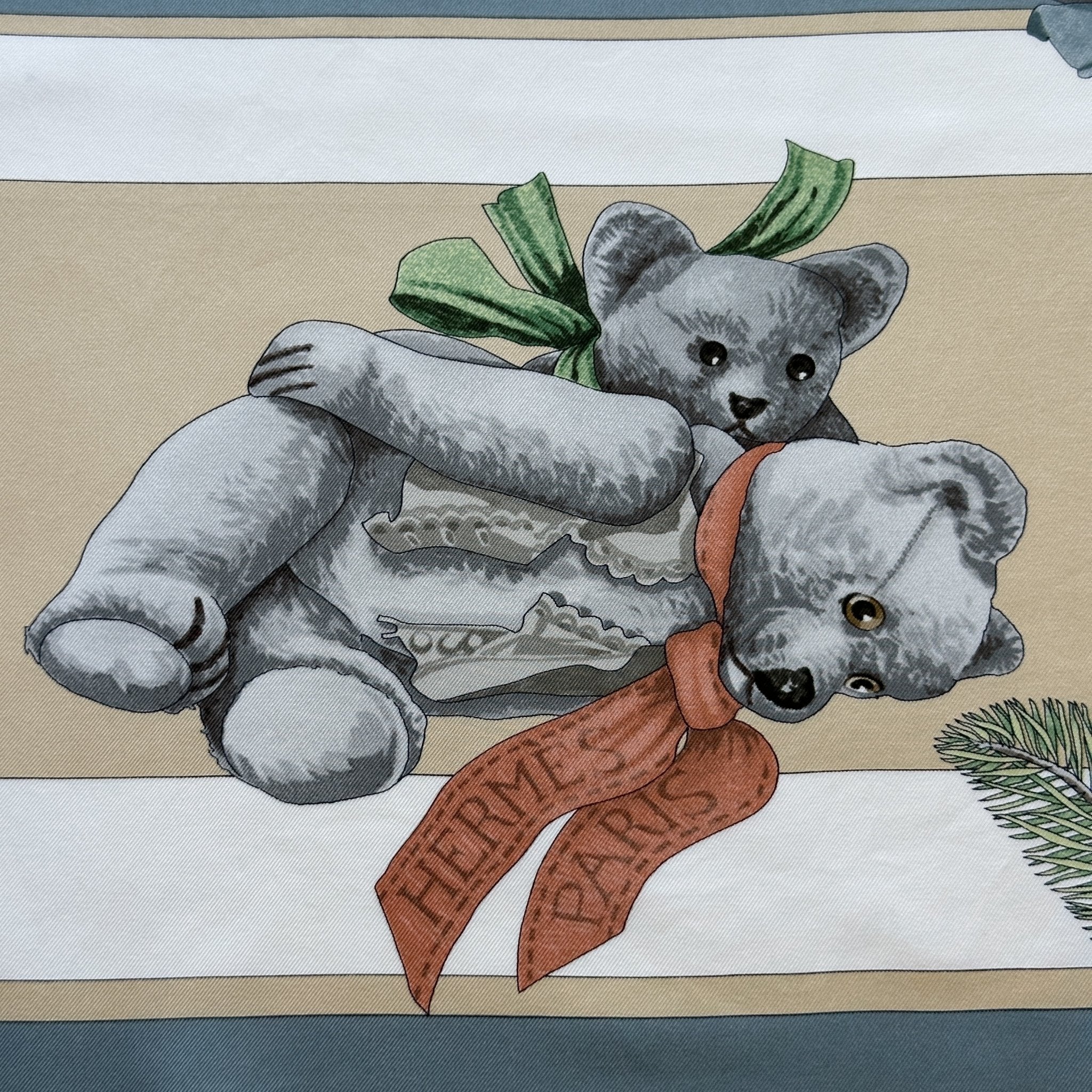 Confidants of Hearts - HERMES SCARF 90 CM