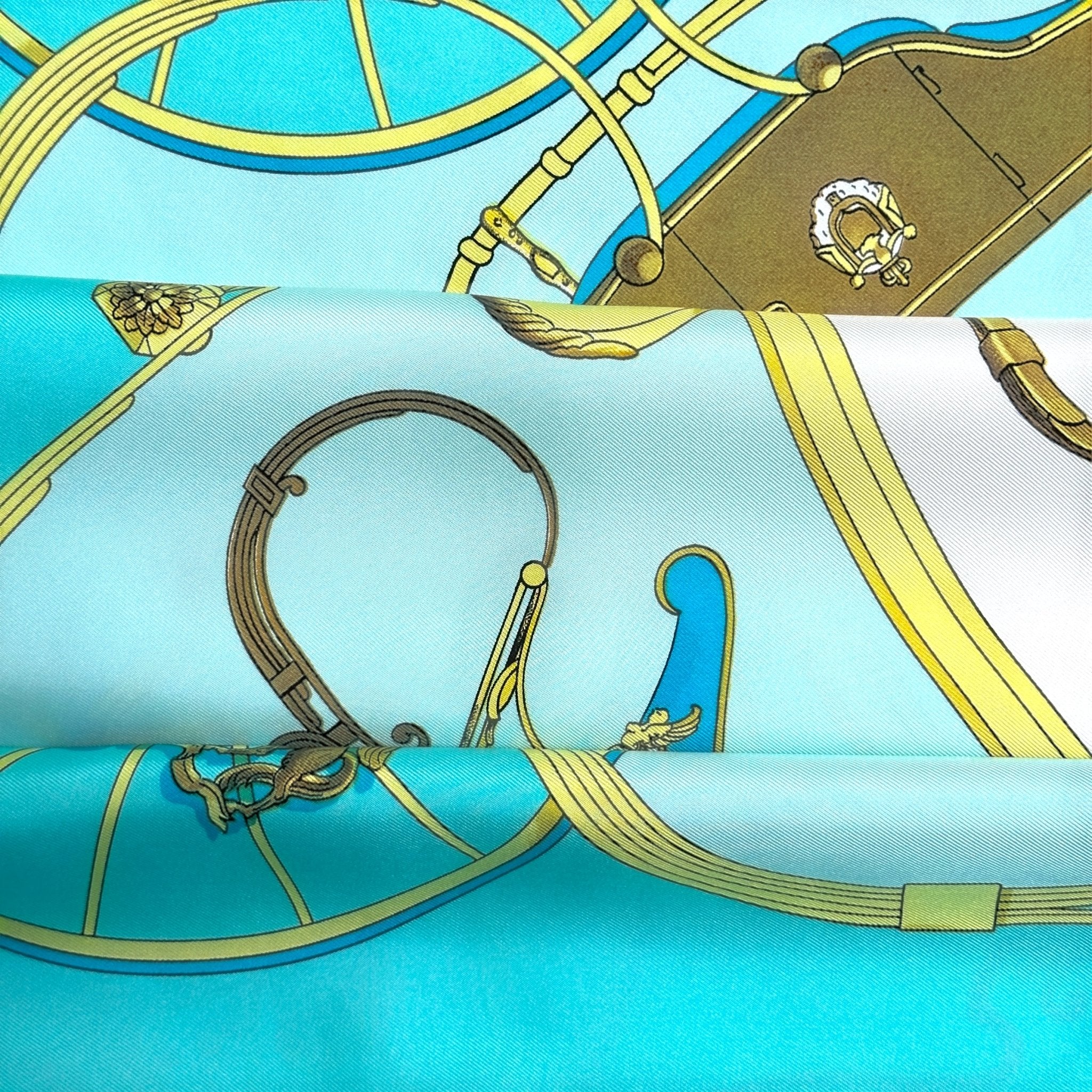 foulard hermes etat comme neuf en twill de soie