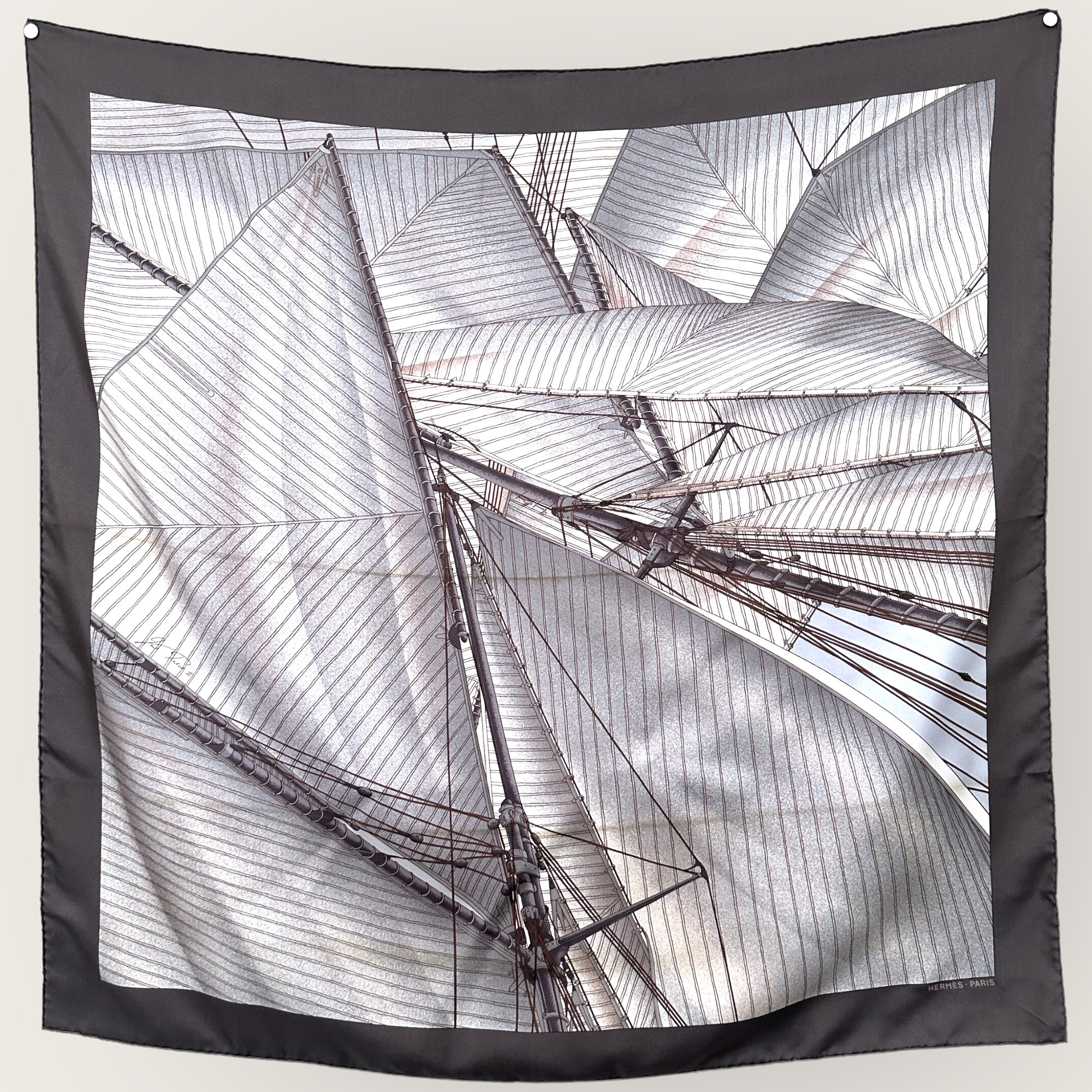 foulard-hermes-vent-portant-dessin-de-voiles
