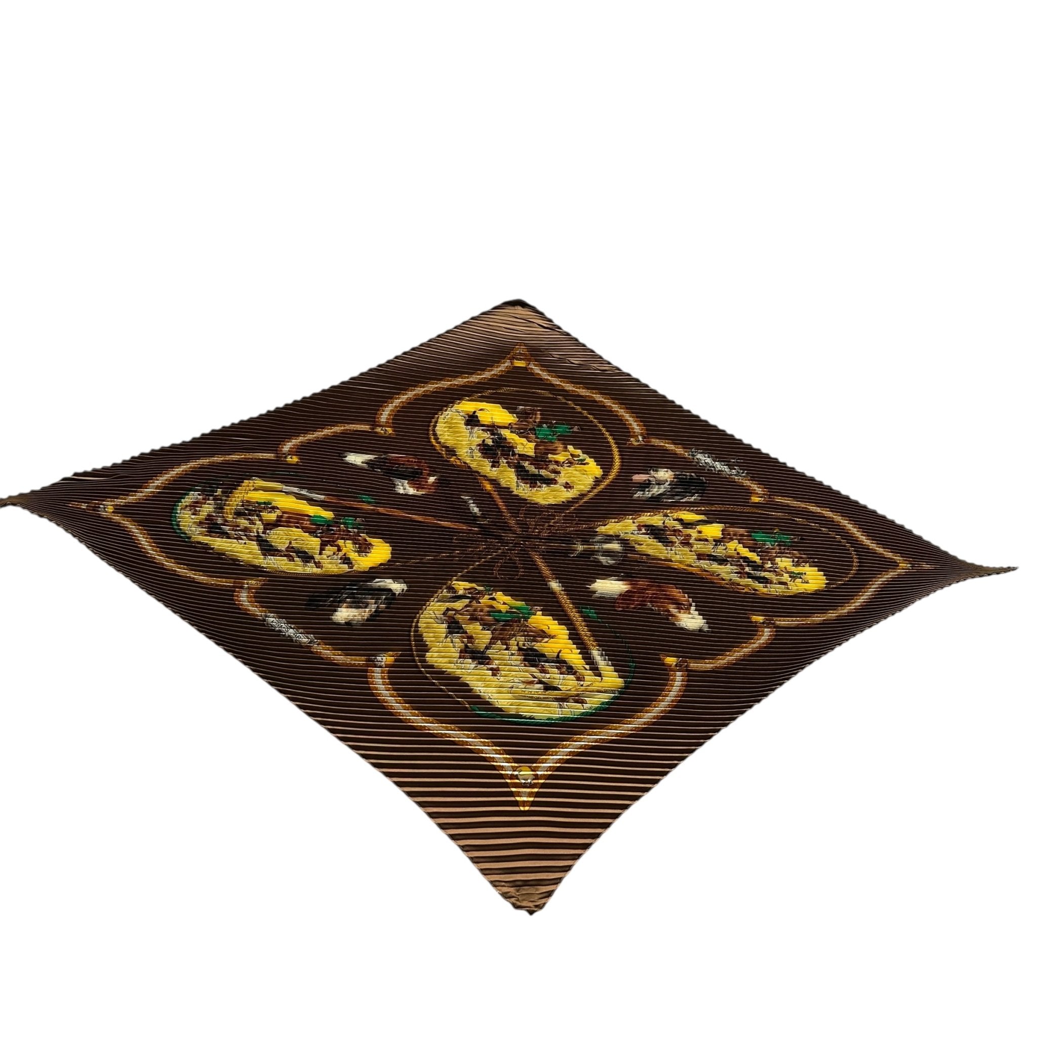 Carré Hermès Le Laisser Courre – vue d’ensemble dépliée en version plissée