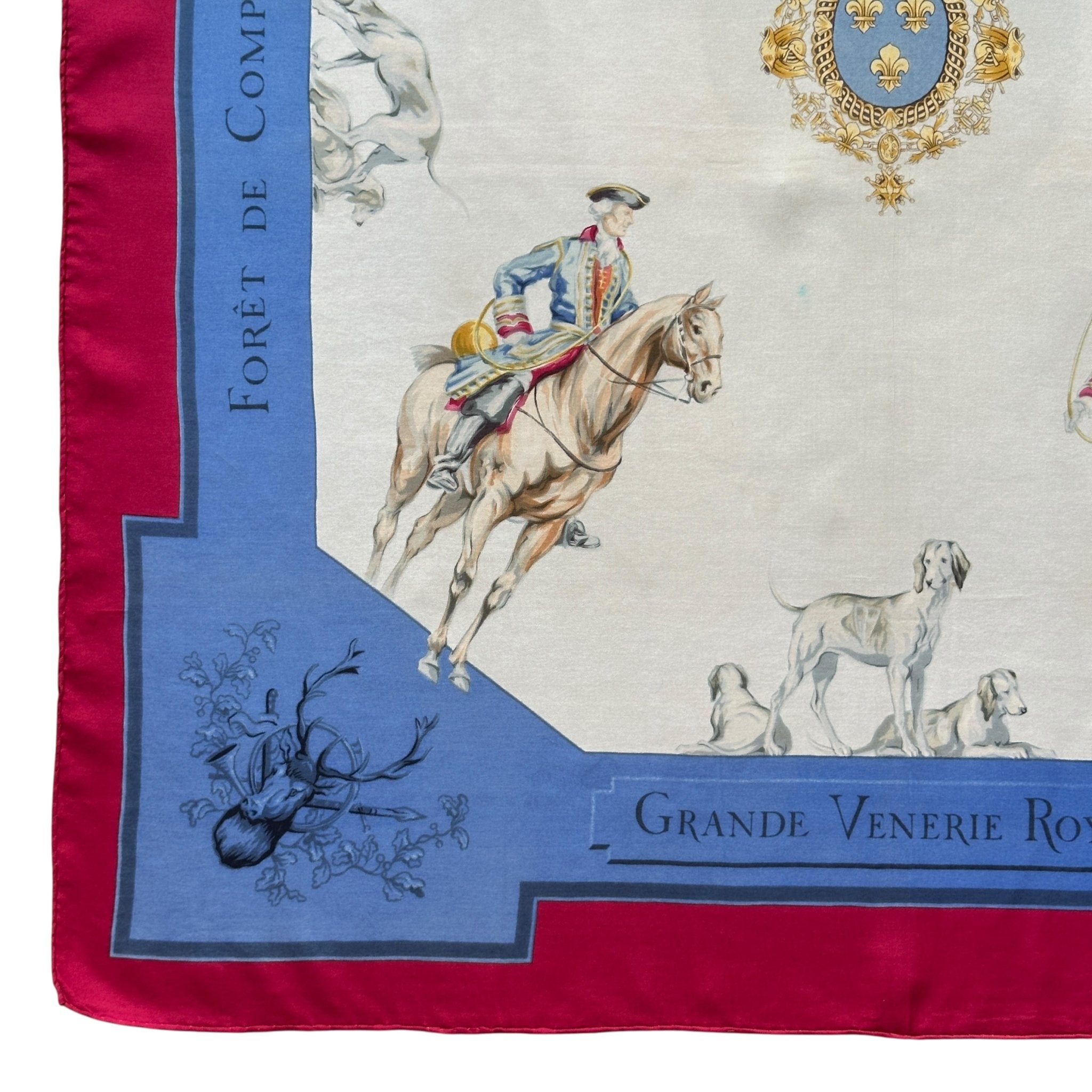 Coin inférieur gauche en bon état couleur bleu de France et grenat